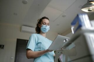 Незламні наступники Гіппократа — вітаємо з Днем медпрацівника